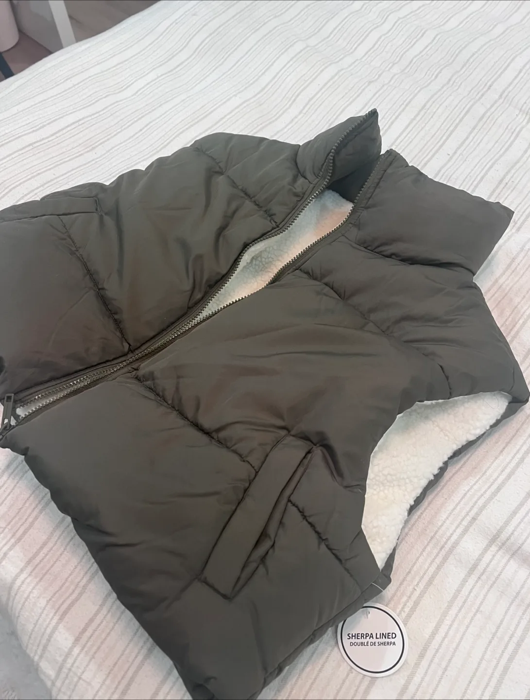 Women’s Aeropostale Sherpa Lined Vest - Size XL image indicator(3)