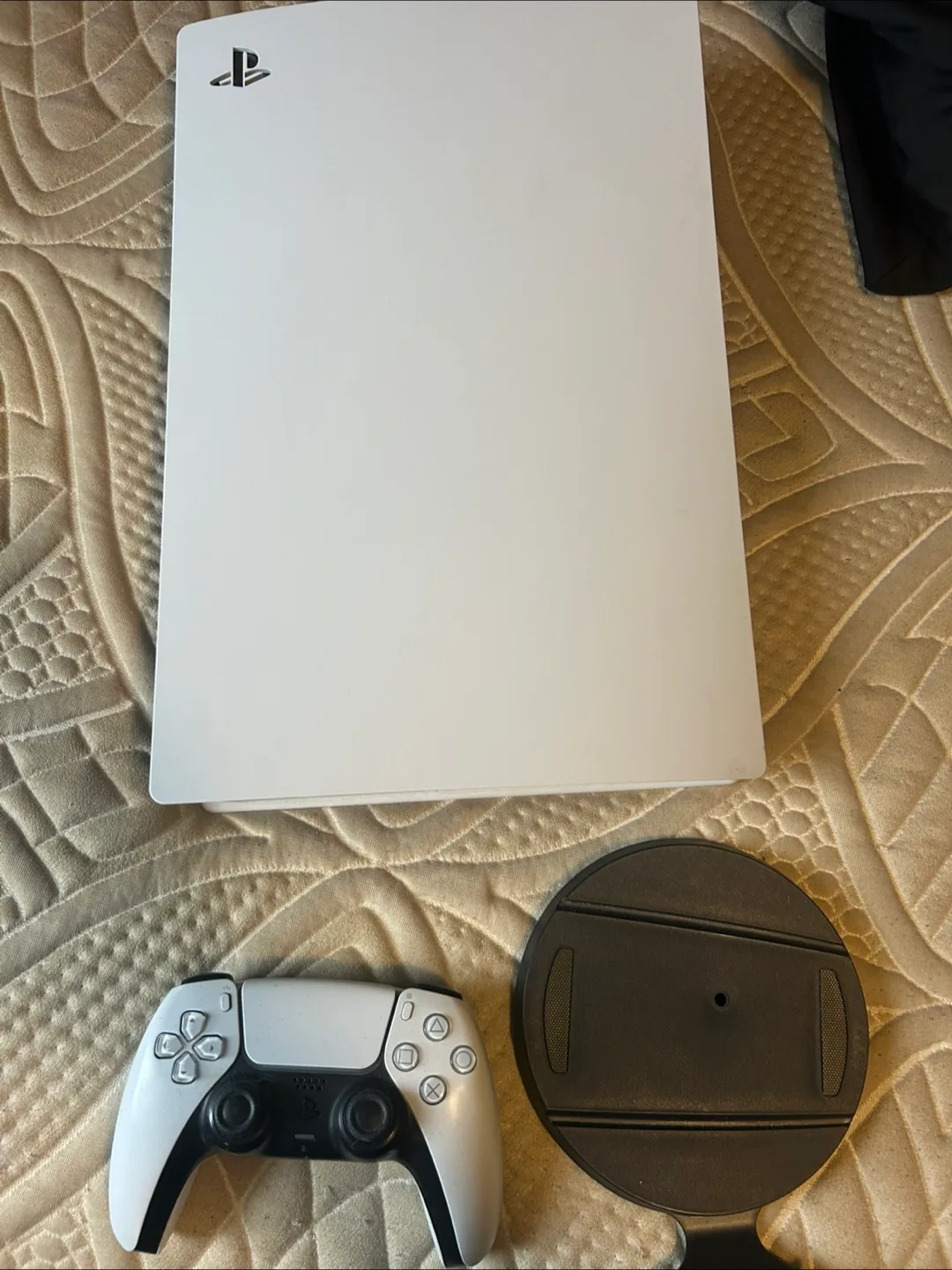 PlayStation 5 Console with Controller image indicator(2)