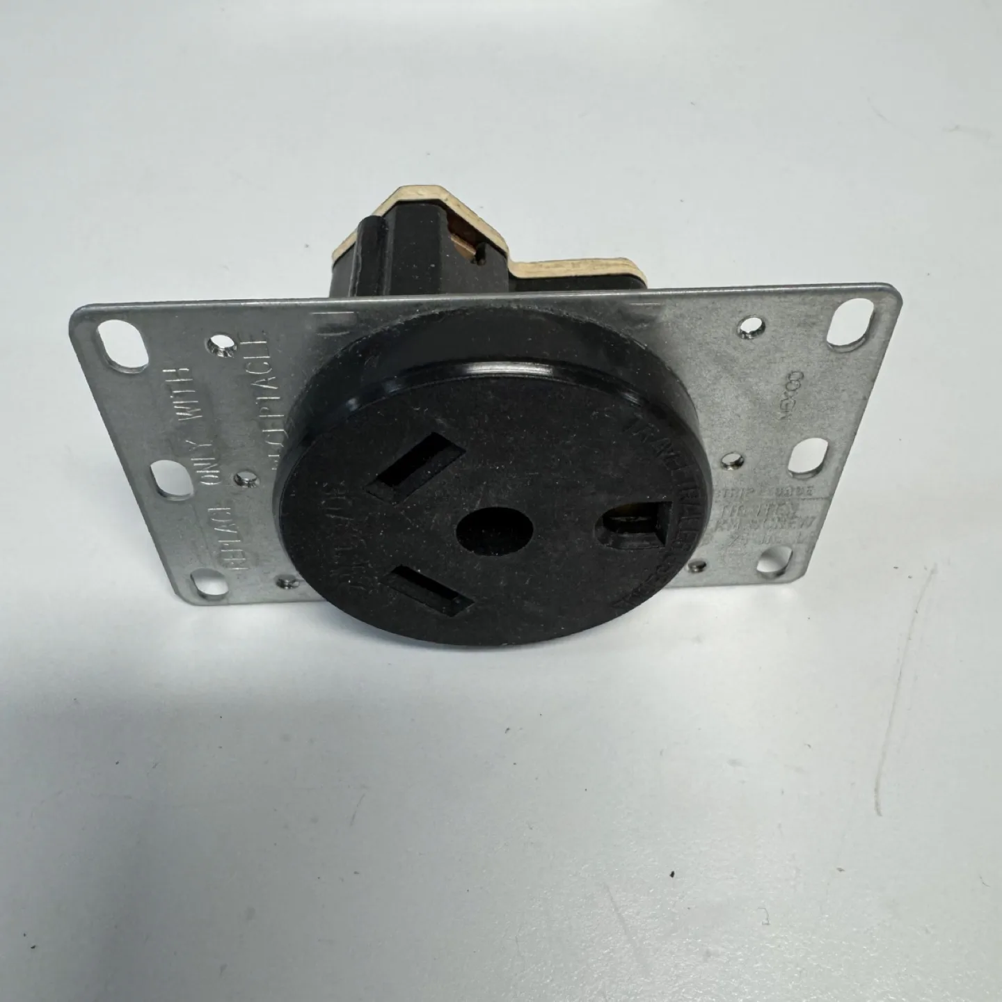 Eaton 1263-BOX Travel Trailer Flush Receptacle thumbnail