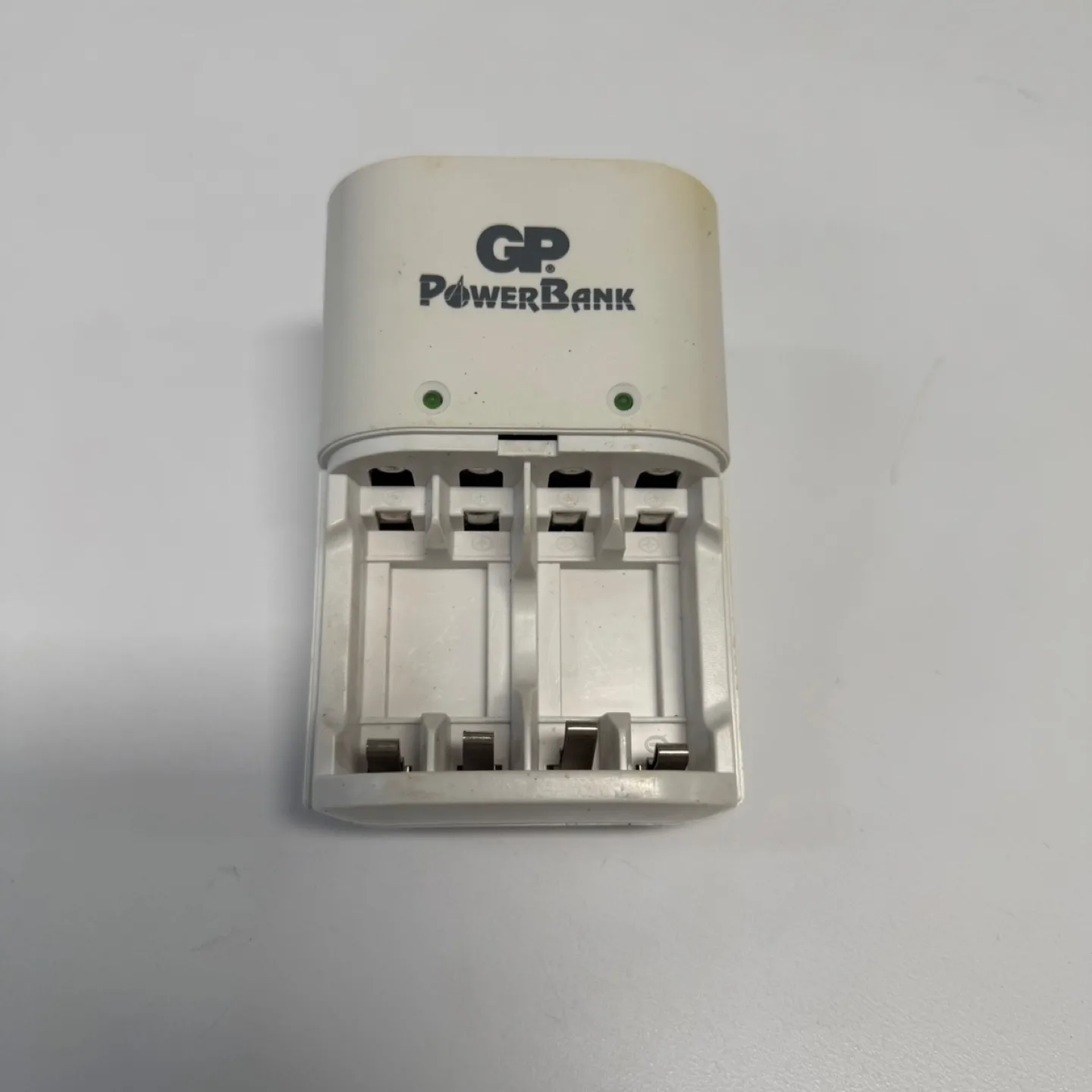 GP PowerBank Battery Charger – AA/AAA (Used) thumbnail