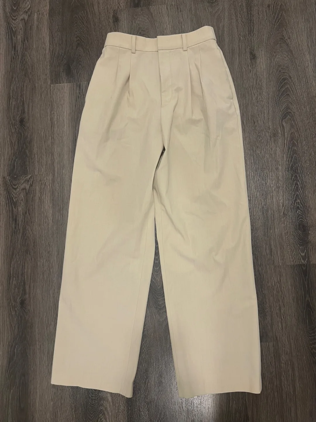 Hollister Jeans & Uniqlo pants image indicator(7)