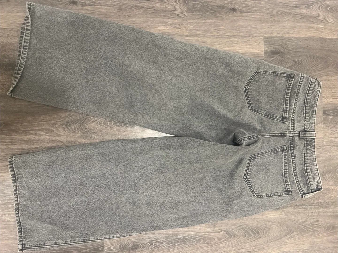 Hollister Jeans & Uniqlo pants image indicator(6)