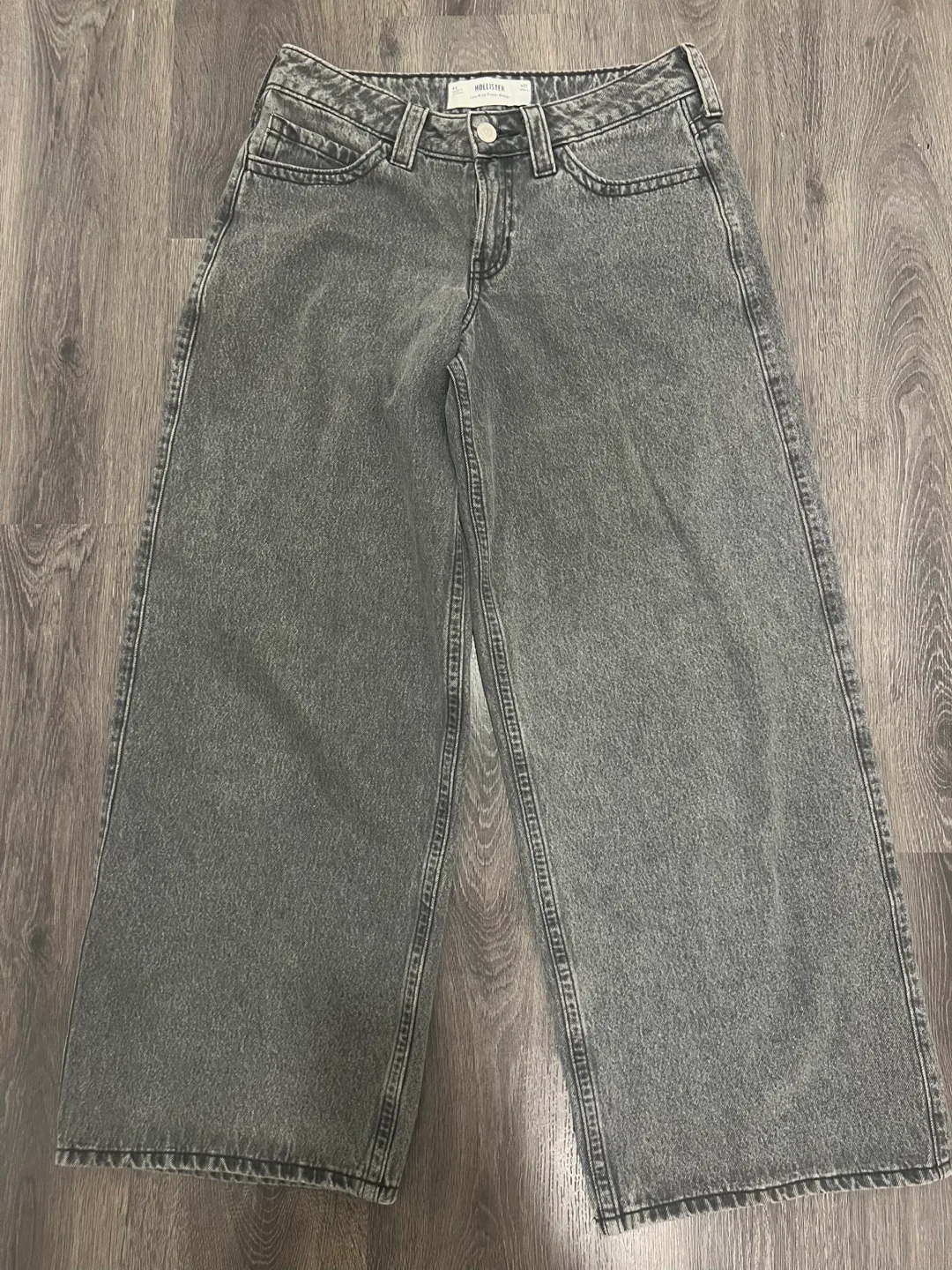 Hollister Jeans & Uniqlo pants image indicator(4)