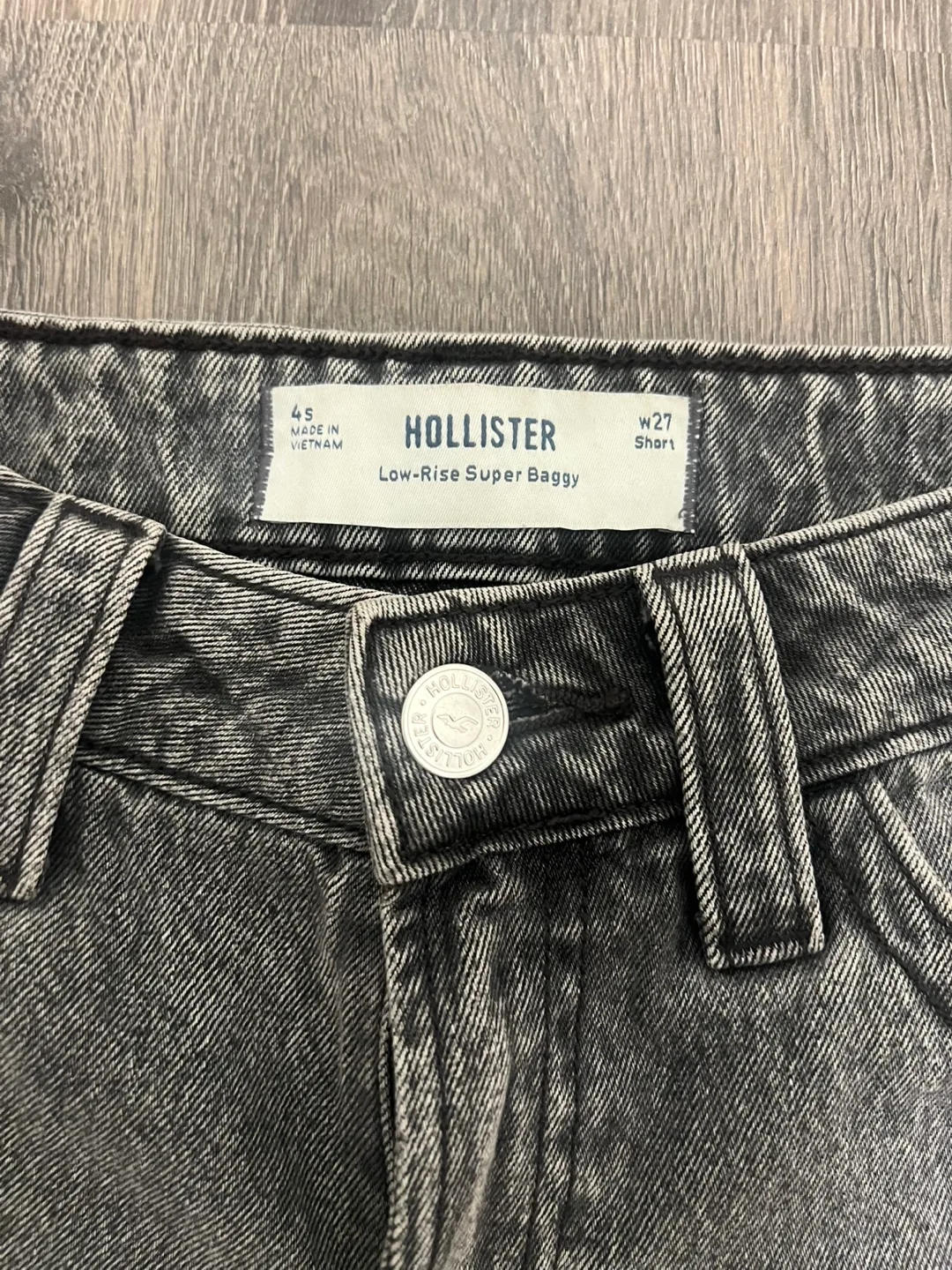 Hollister Jeans & Uniqlo pants image indicator(5)