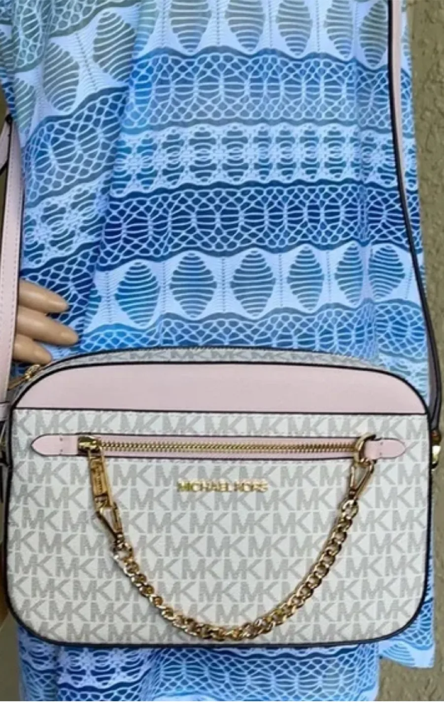 Michael Kors Crossbody Bag image indicator(3)