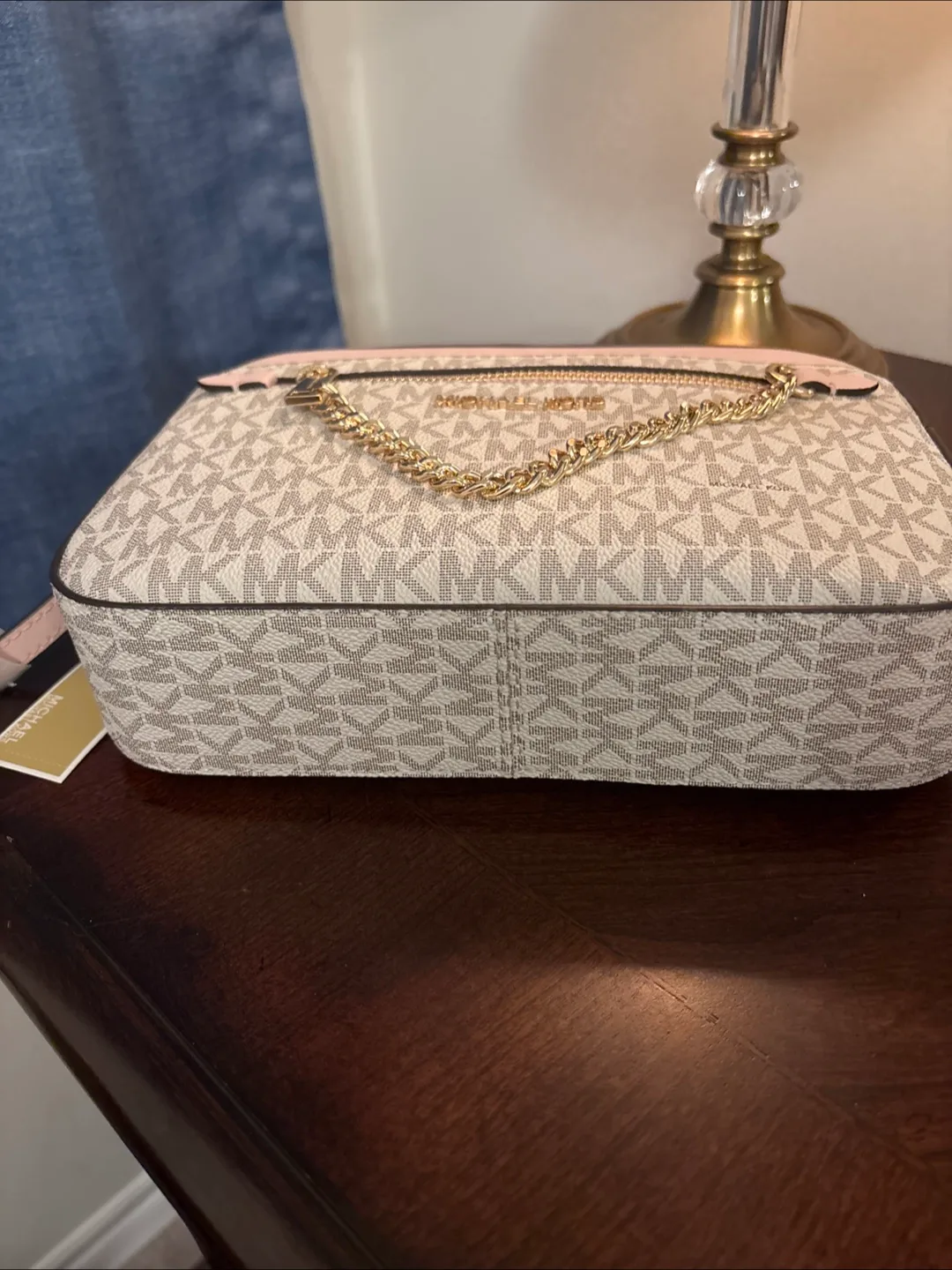 Michael Kors Crossbody Bag image indicator(4)