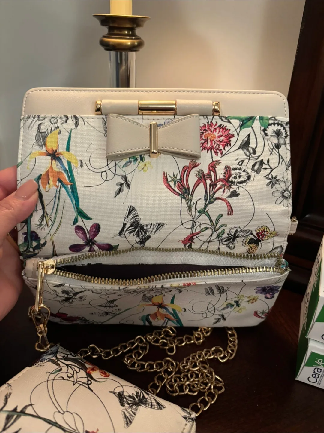 Floral Print Crossbody Bag with Chain Strap image indicator(5)