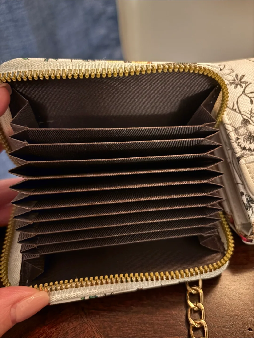 Floral Print Crossbody Bag with Chain Strap image indicator(7)