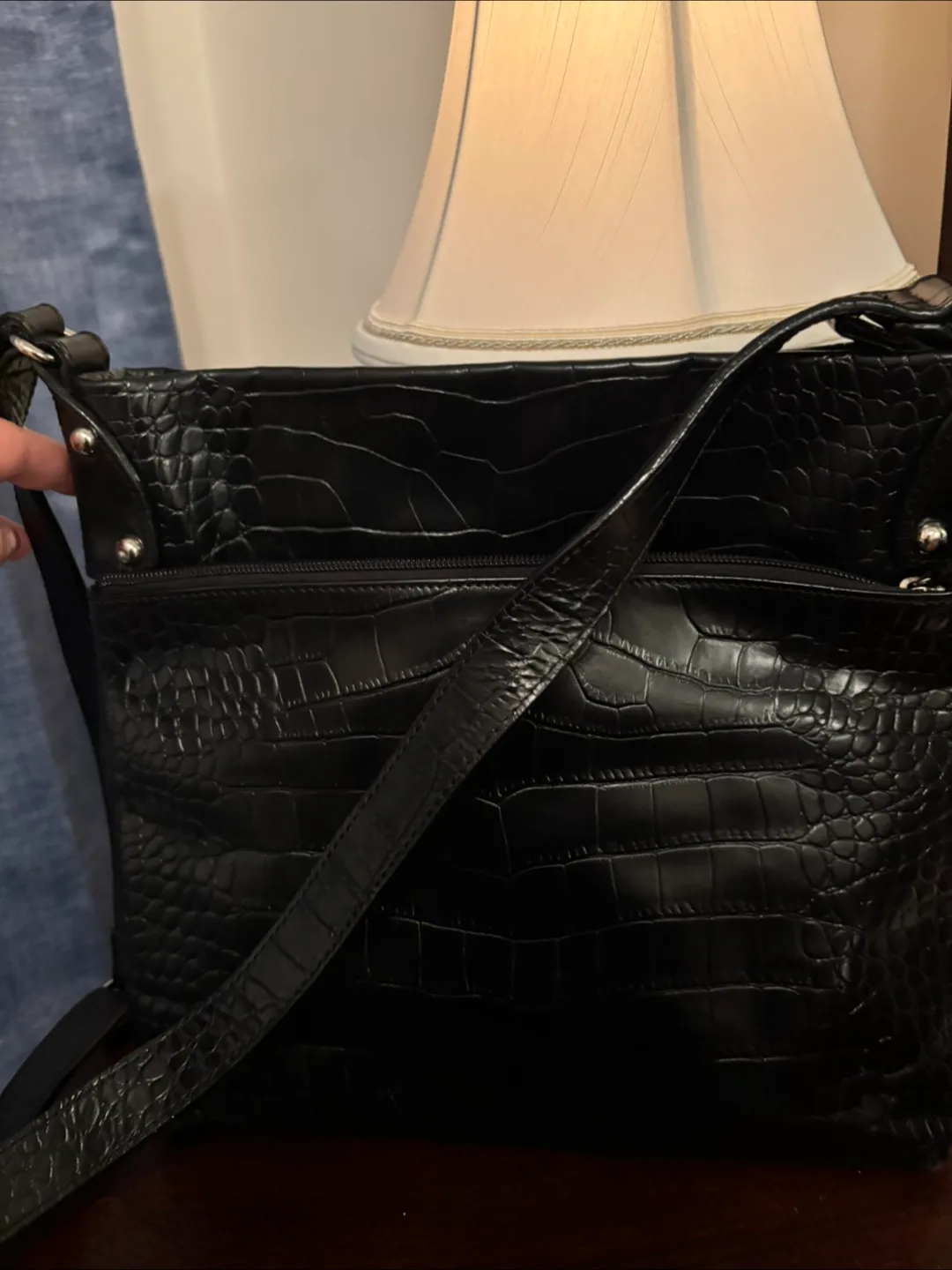 Danier Black Leather Shoulder Bag image indicator(5)