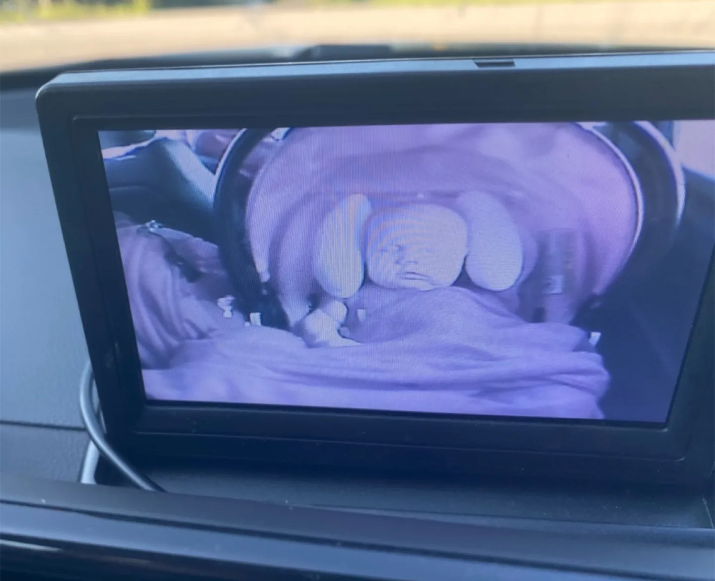 Baby Car Camera Monitor System image indicator(2)