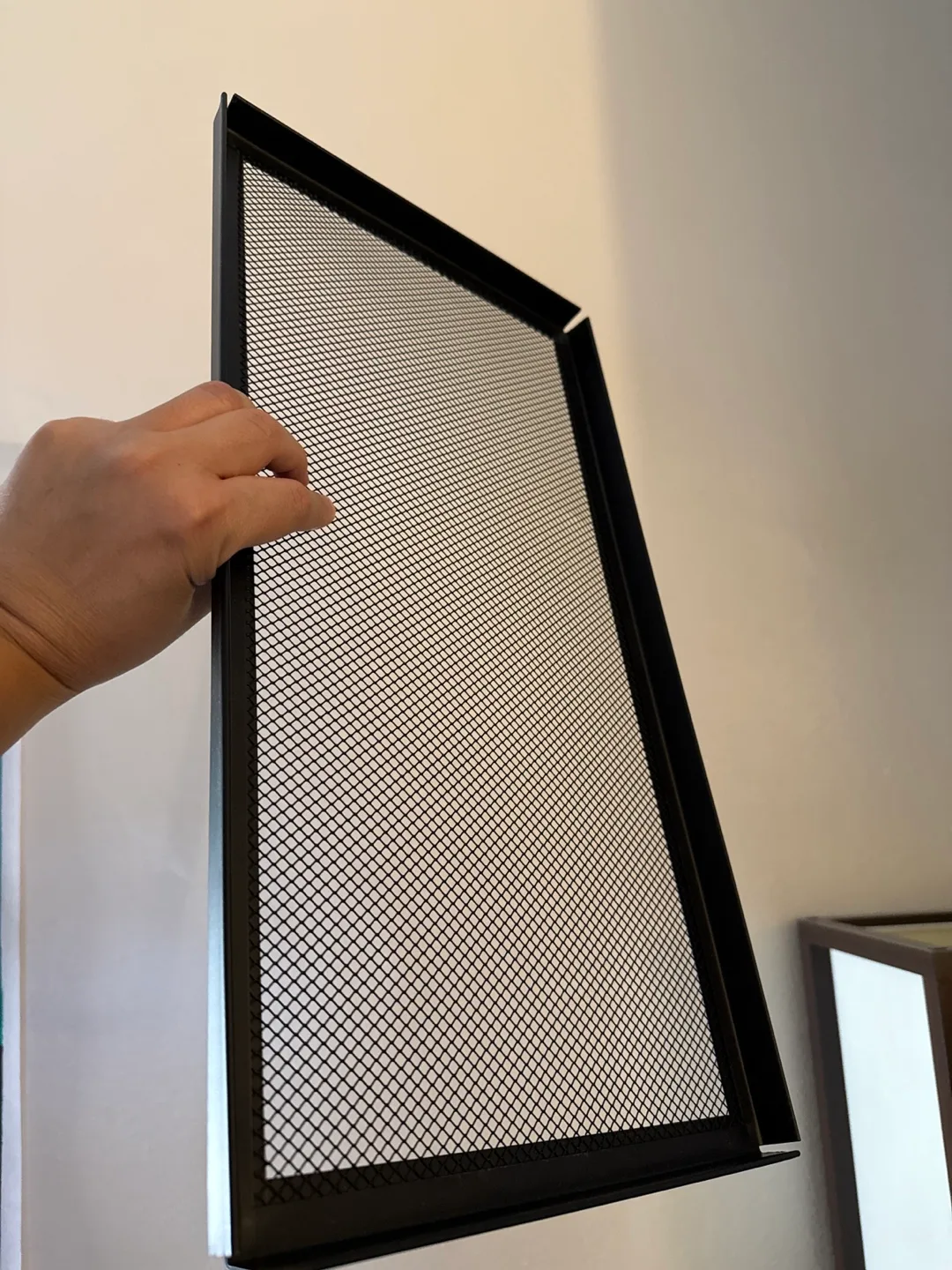 Black Metal Mesh Aquarium Lid (10 gallon) image indicator(2)