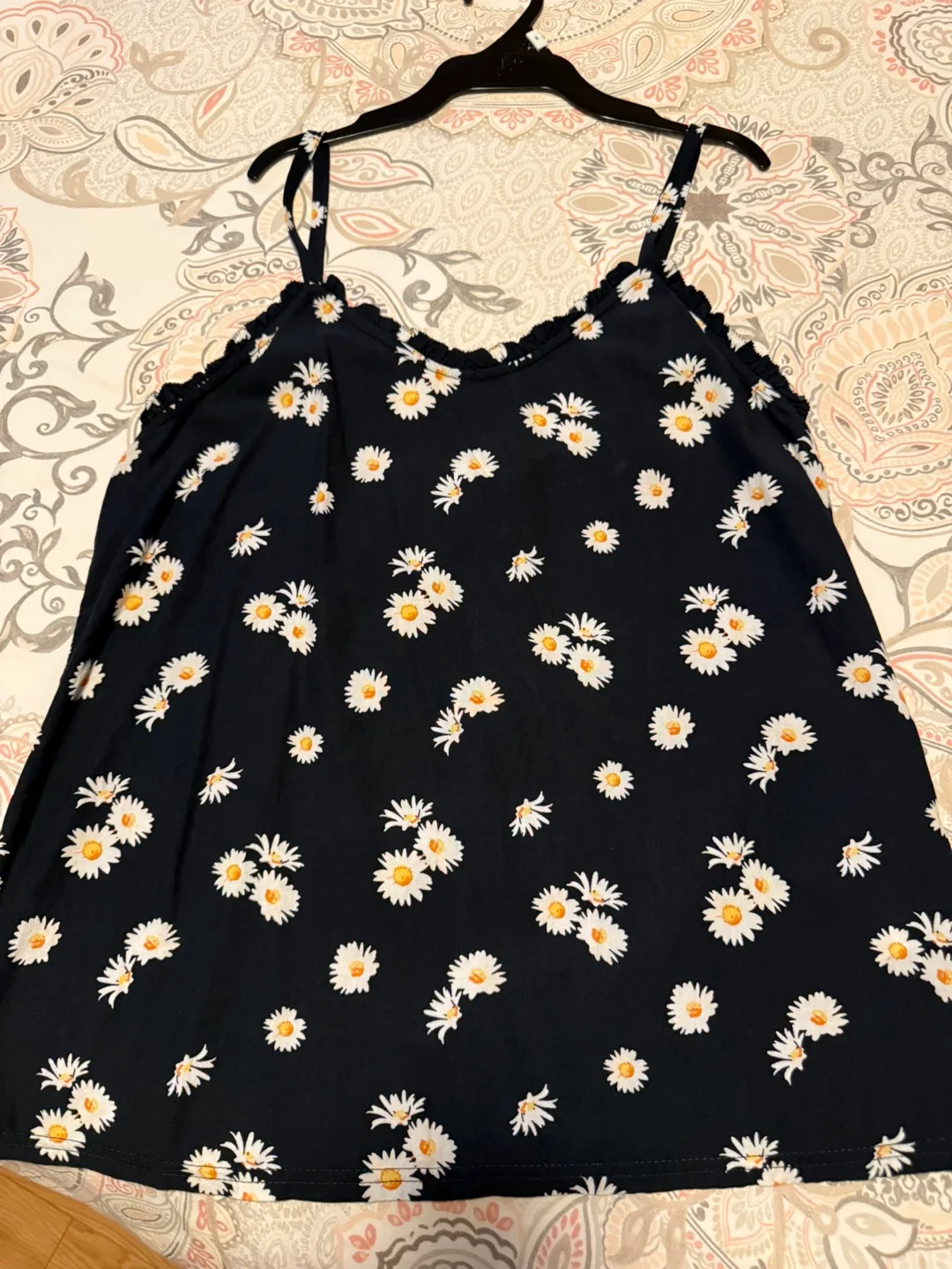 Bundle of women 5 Tank Tops- Size M. $20 for all 5 pieces image indicator(5)