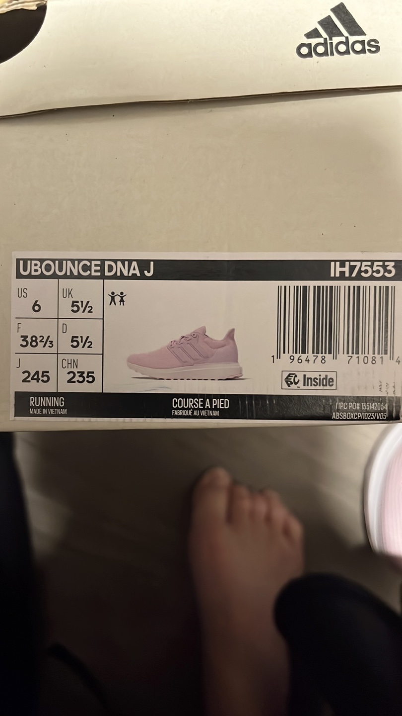 Adidas Ubounce DNA J Running Shoes - US 6 - photo 3