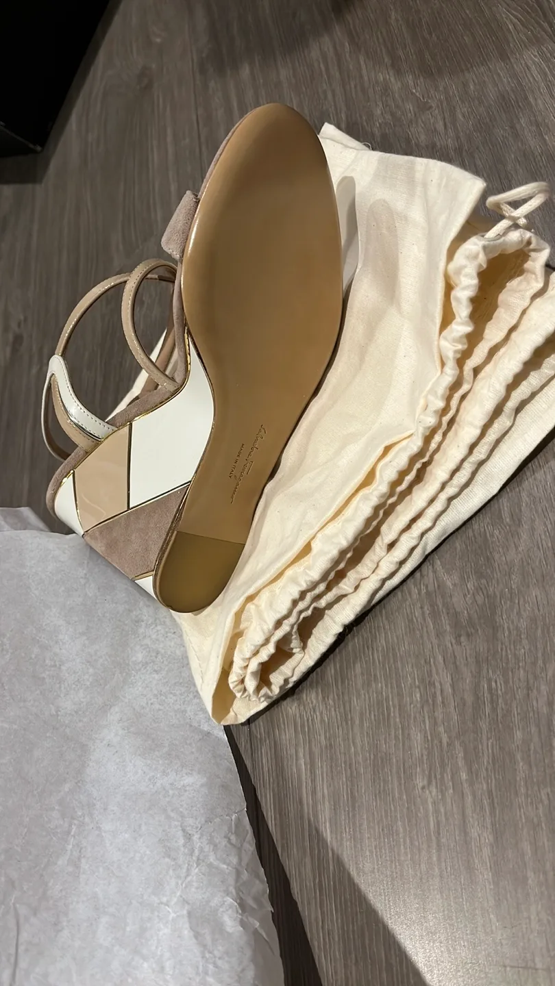 Salvatore Ferragamo 'Gris Ferra' Sandals - Size 5.5 image indicator(4)