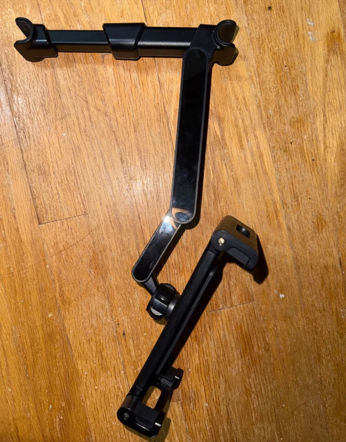 Car iPad holder thumbnail