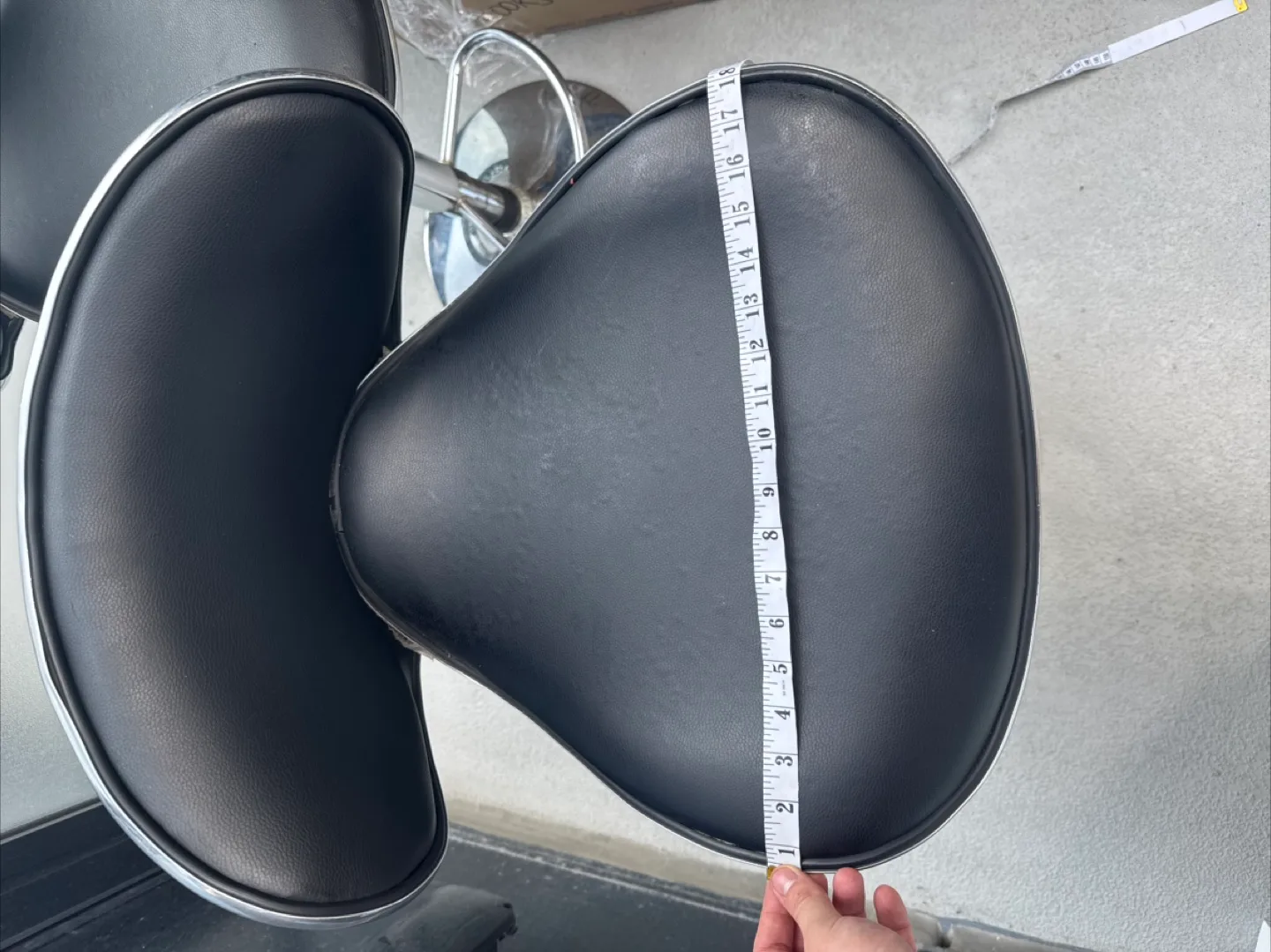 Wide & Sturdy Adjustable Bar Stools – Set of 2 image indicator(3)