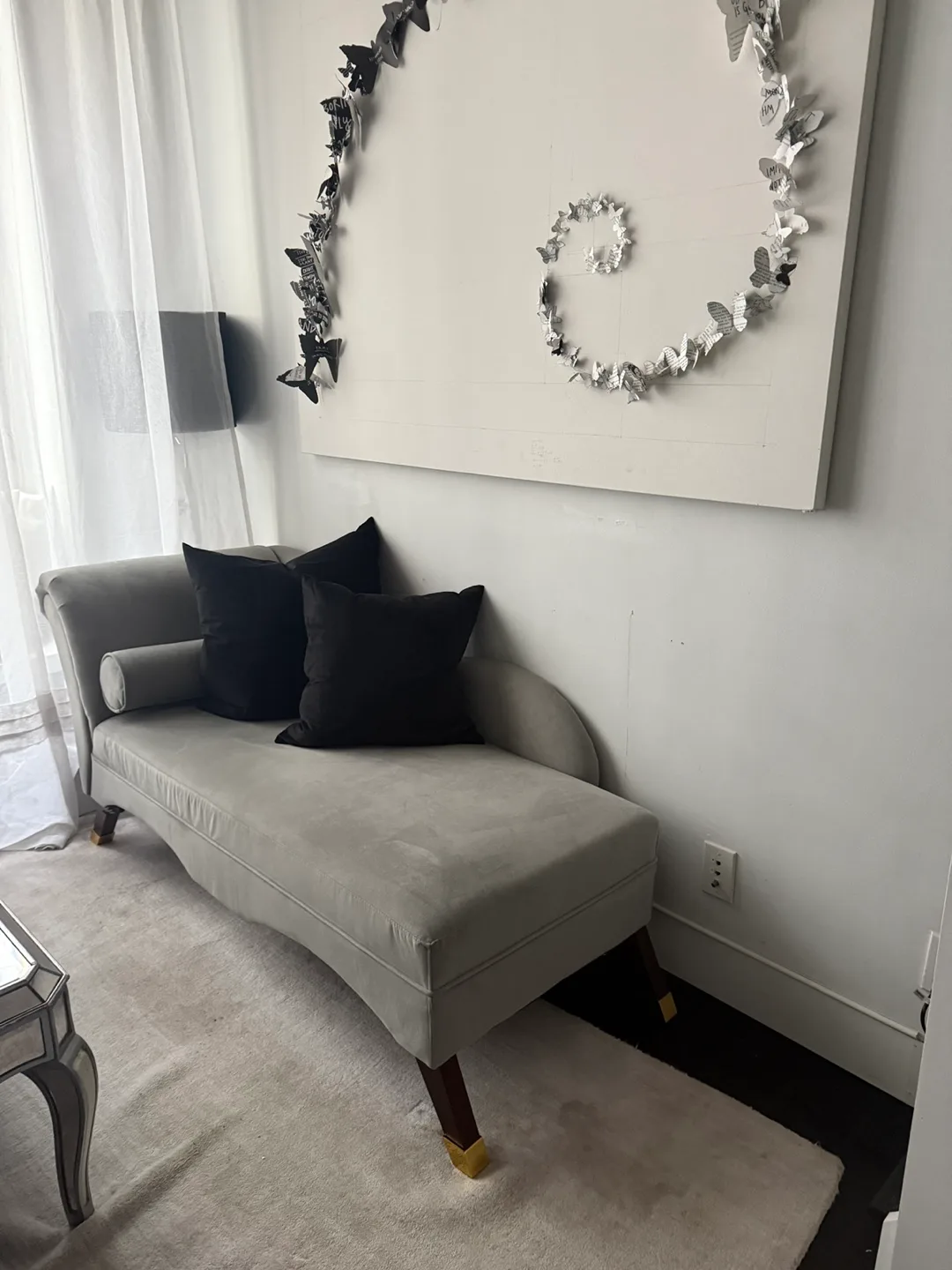 Gray Chaise Lounge thumbnail