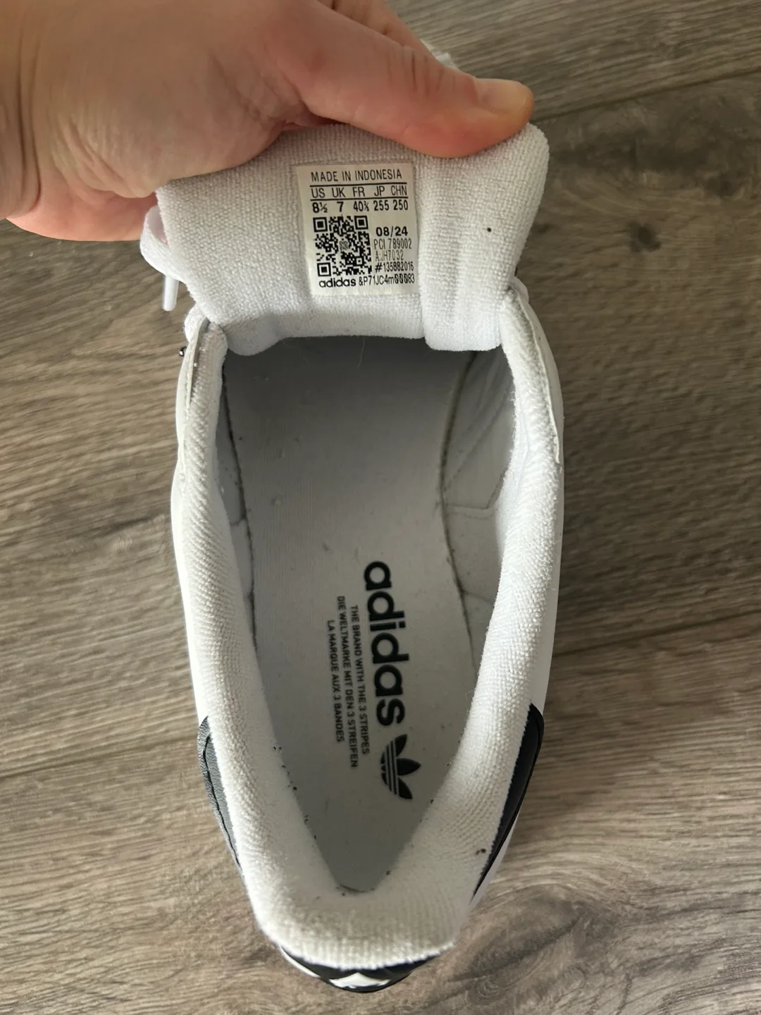 Adidas Superstar Women’s 8.5 image indicator(4)