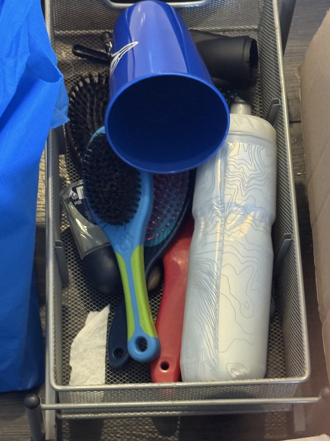Assorted kitchen items - photo 2