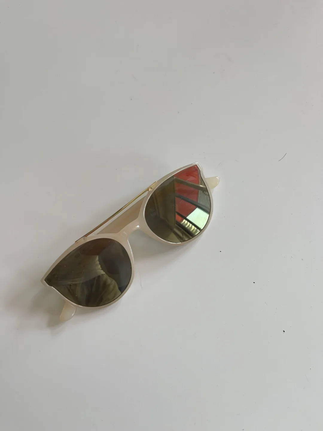 Sunglasses thumbnail
