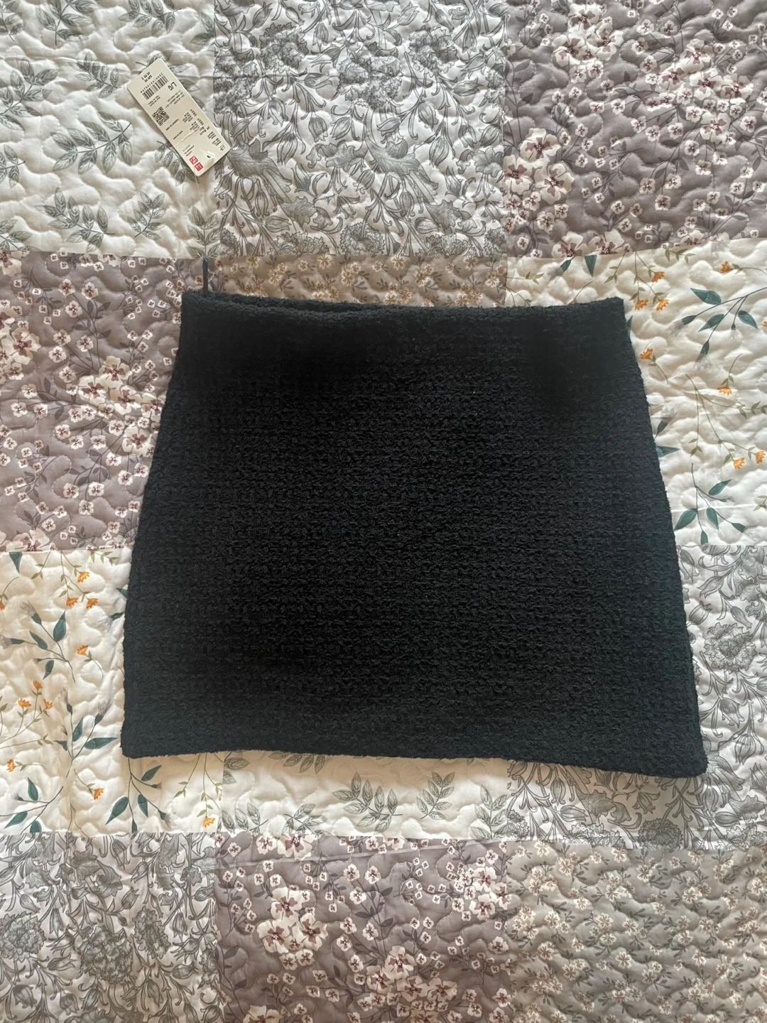 NWT Uniqlo Black Mini Skirt - Size L image indicator(3)