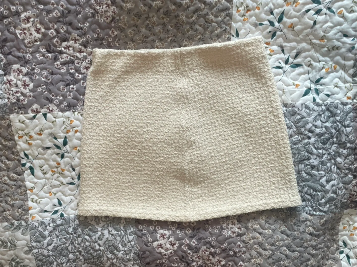 NWT Uniqlo White Knit Mini Skirt - Size L/G image indicator(3)