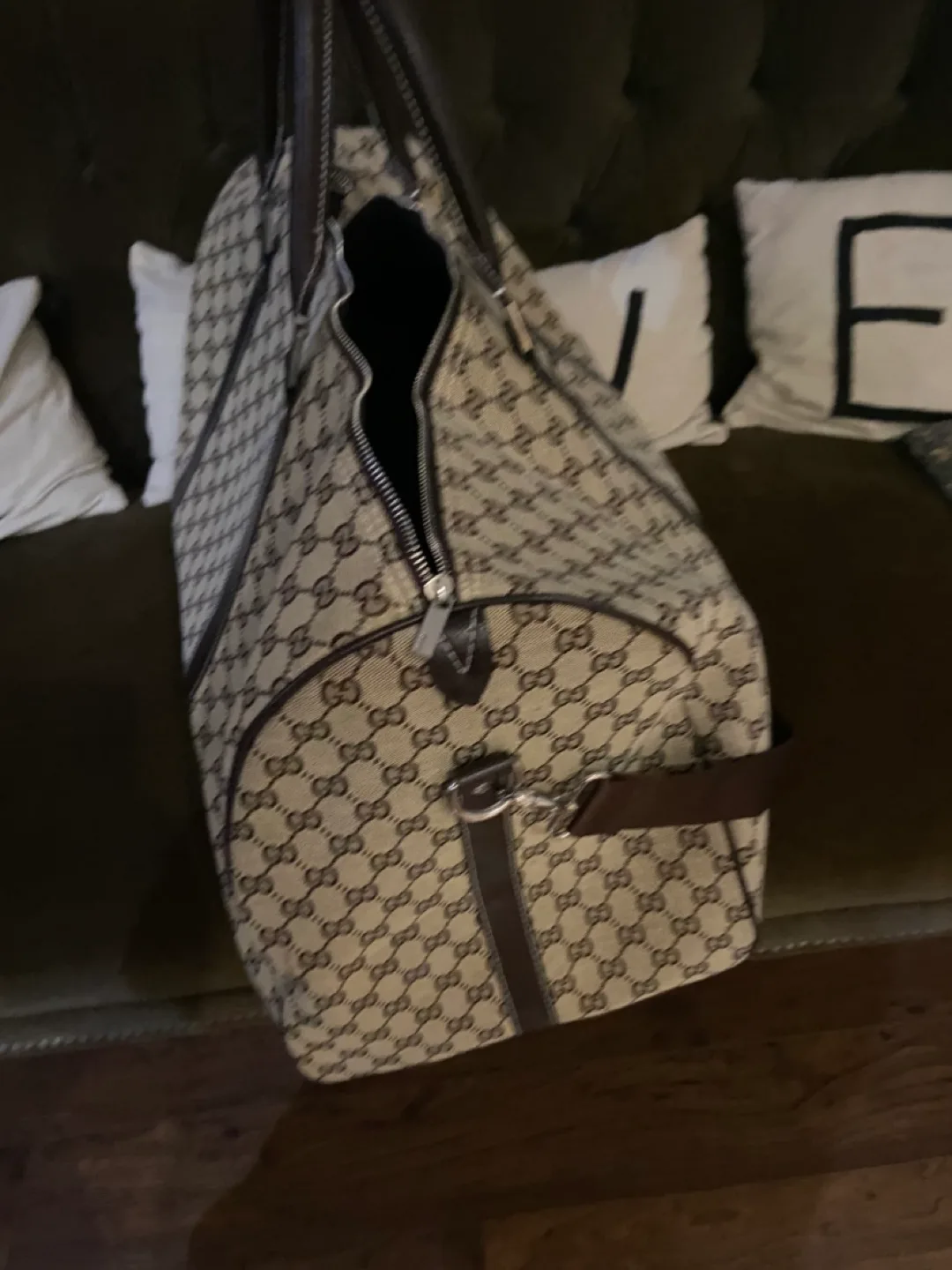 Gucci Duffle Bag image indicator(2)