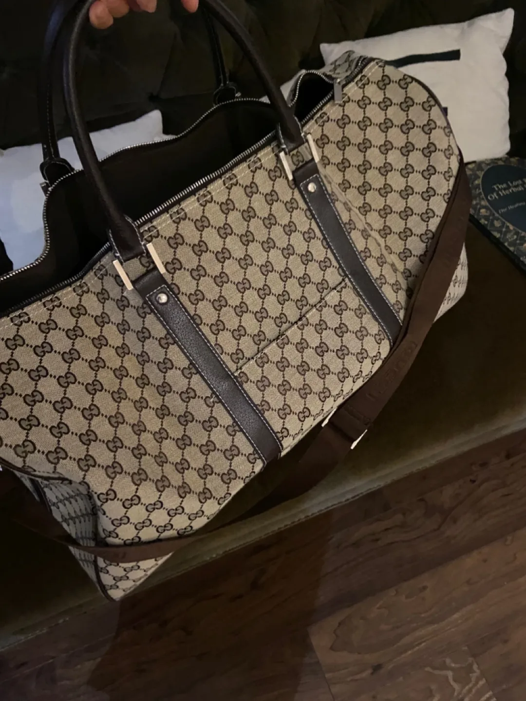 Gucci Duffle Bag image indicator(3)