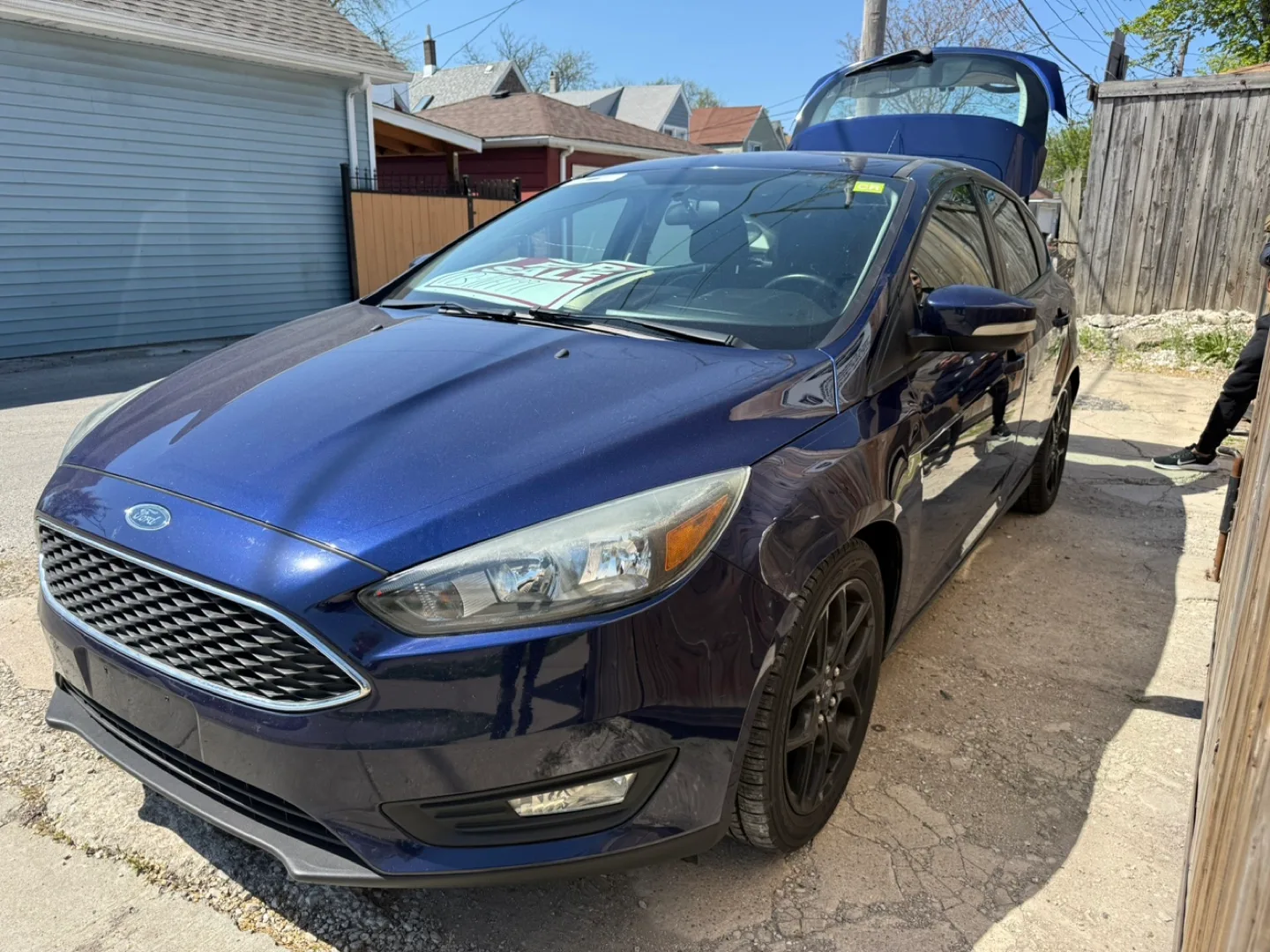 2016 Ford Focus Hatchback - Blue thumbnail