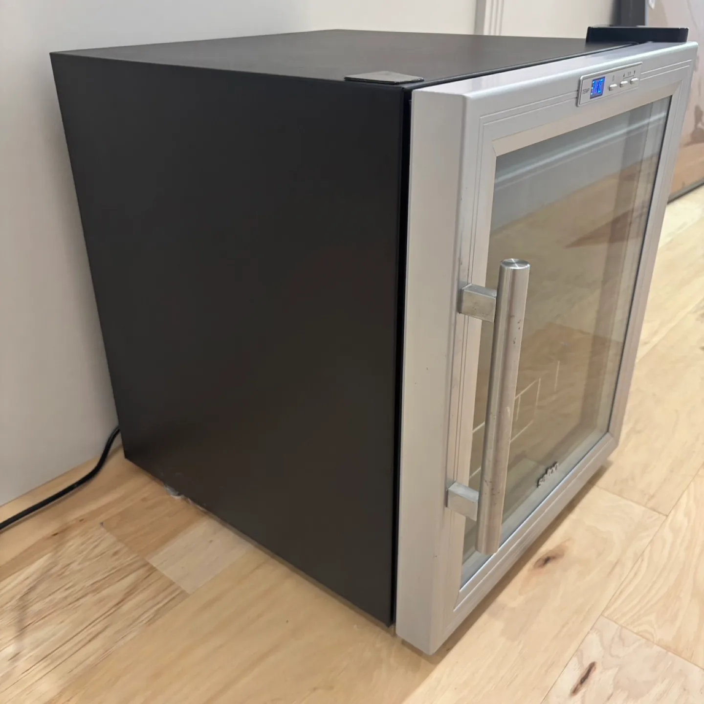 Salton Wine Cooler image indicator(3)