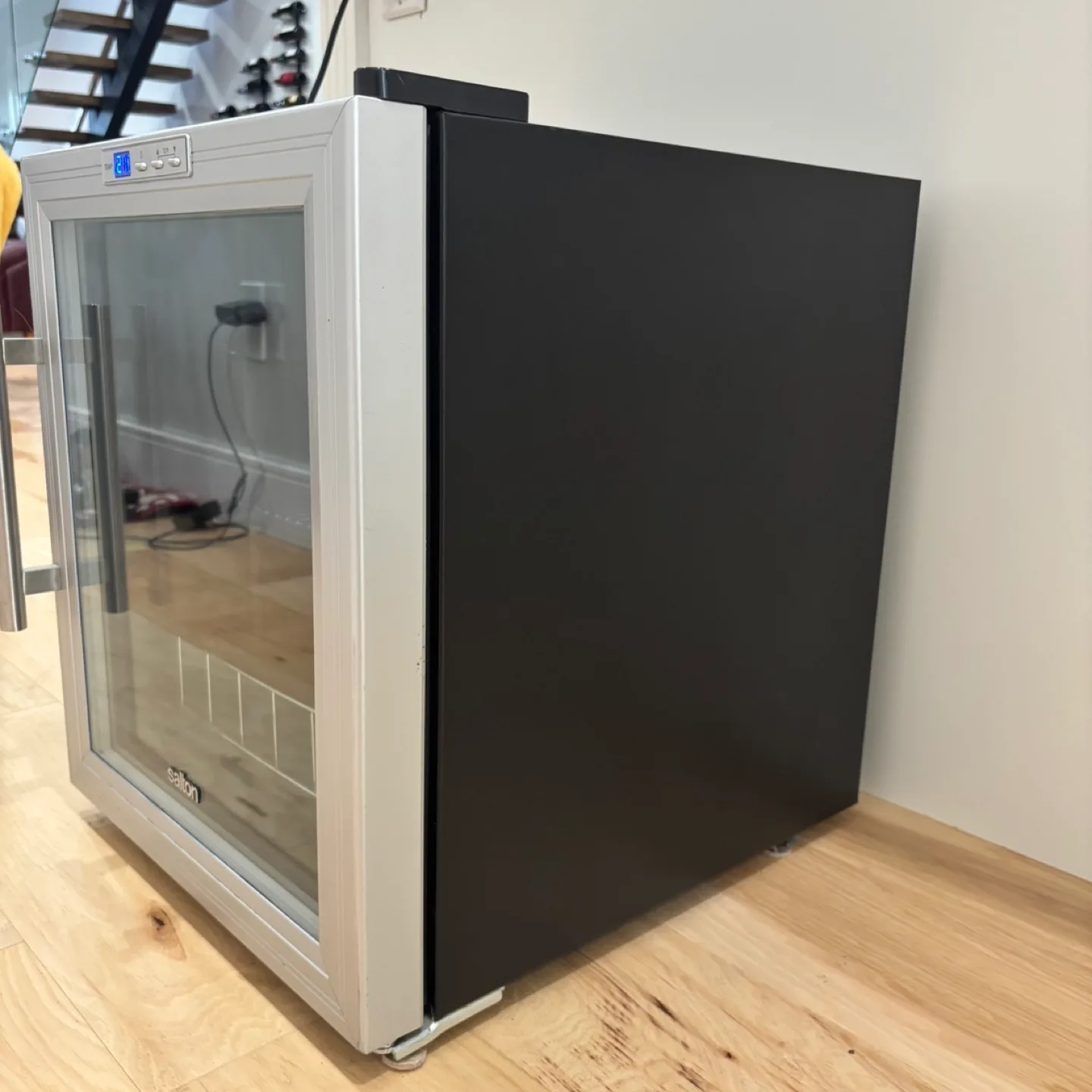 Salton Wine Cooler image indicator(2)