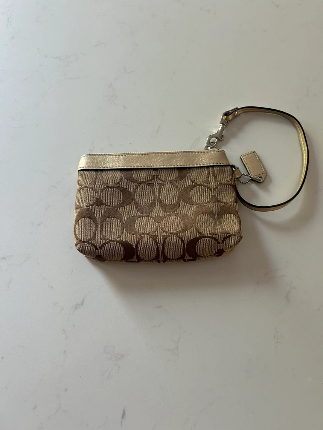 Coach Wristlet image indicator(3)