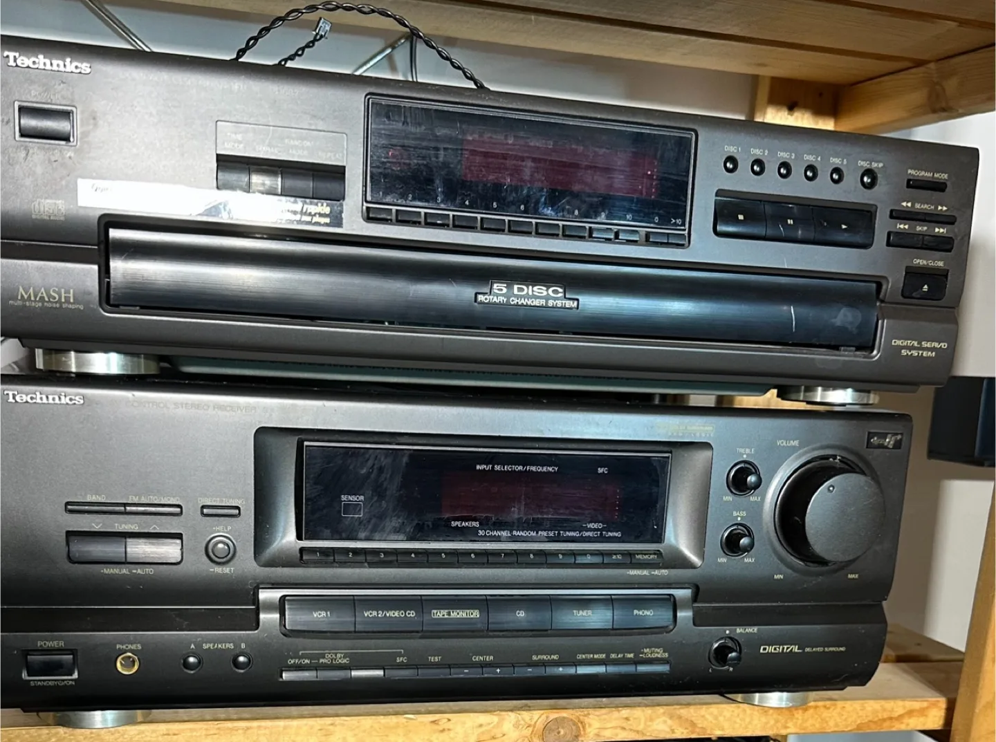 Technics SA-GX690 Stereo Receiver and Disc player thumbnail