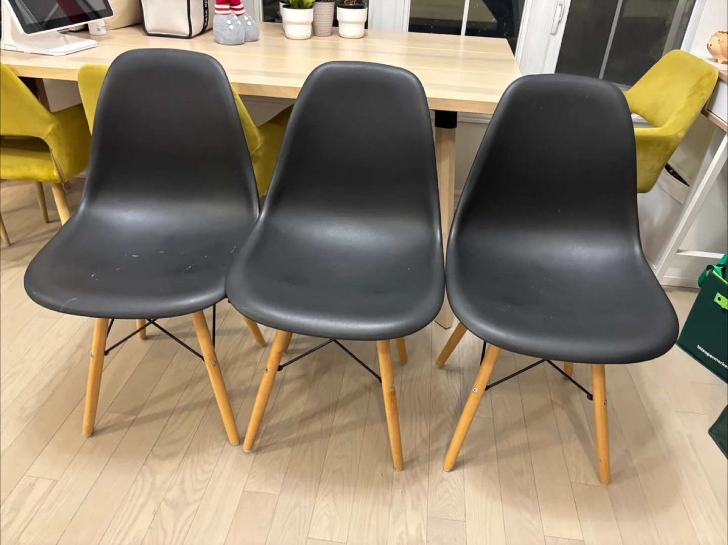 Set of 3 Black Plastic Chairs with Wooden Legs thumbnail