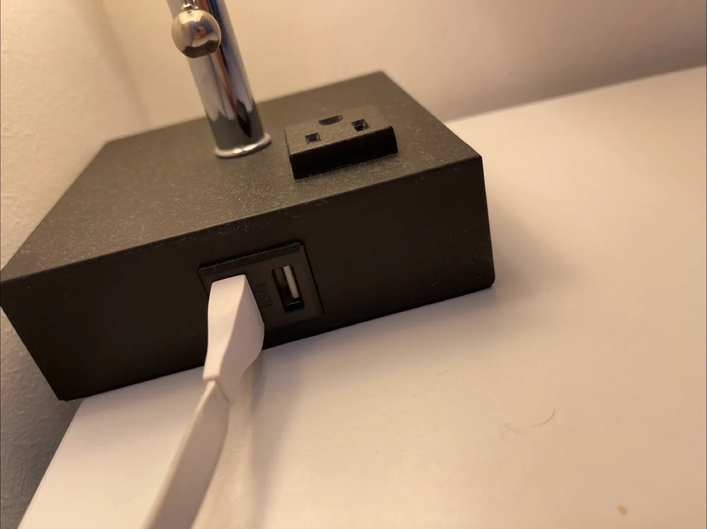 Modern Table Lamp with USB Port image indicator(3)