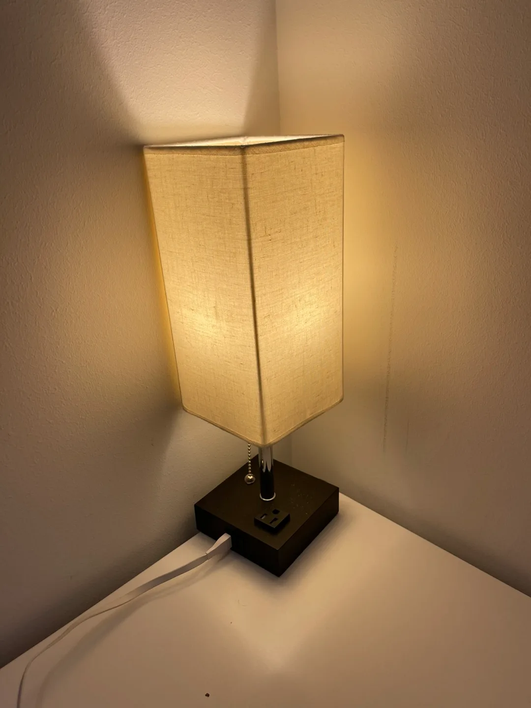 Modern Table Lamp with USB Port thumbnail