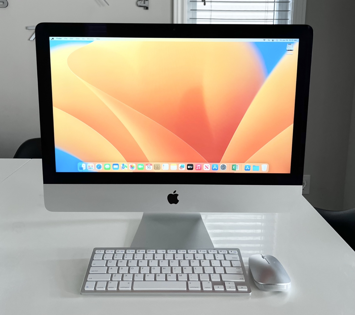 MINT APPLE 2015 IMAC 21.5 4K / 3.1GHz i7 / 16GB RAM / 256GB SSD