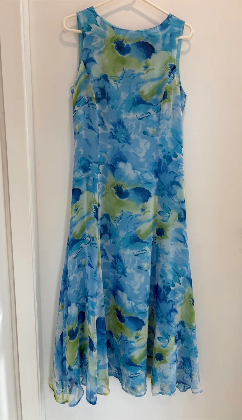Floral Silk Dress 34” pit to pit 100% silk thumbnail