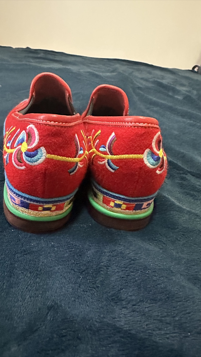 Tibetan / Chinese Red Embroidered Slip-On Shoes - Size 36 - photo 5