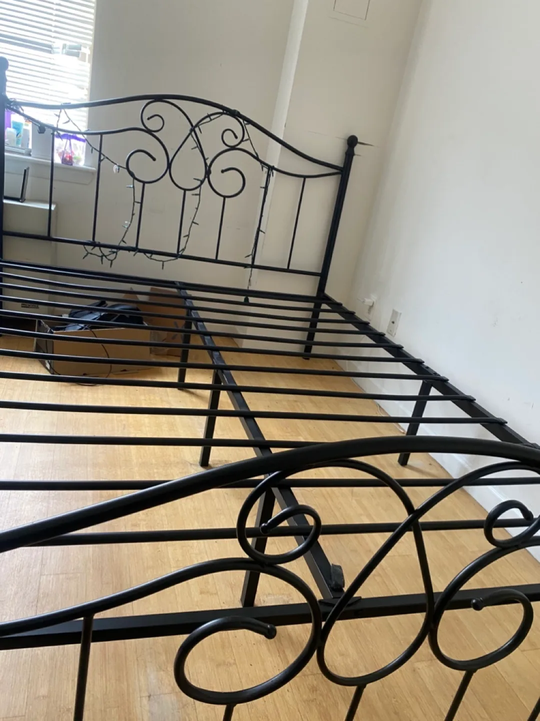 QUEEN SIZE Black Metal Bed Frame thumbnail