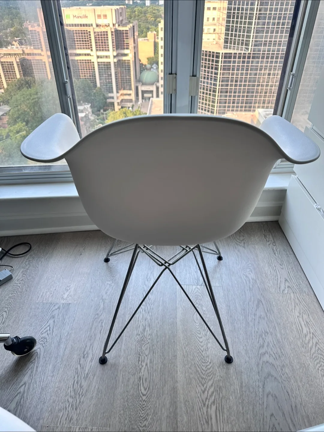 White Eames-Style Armchair (TWO) 🥕 image indicator(3)