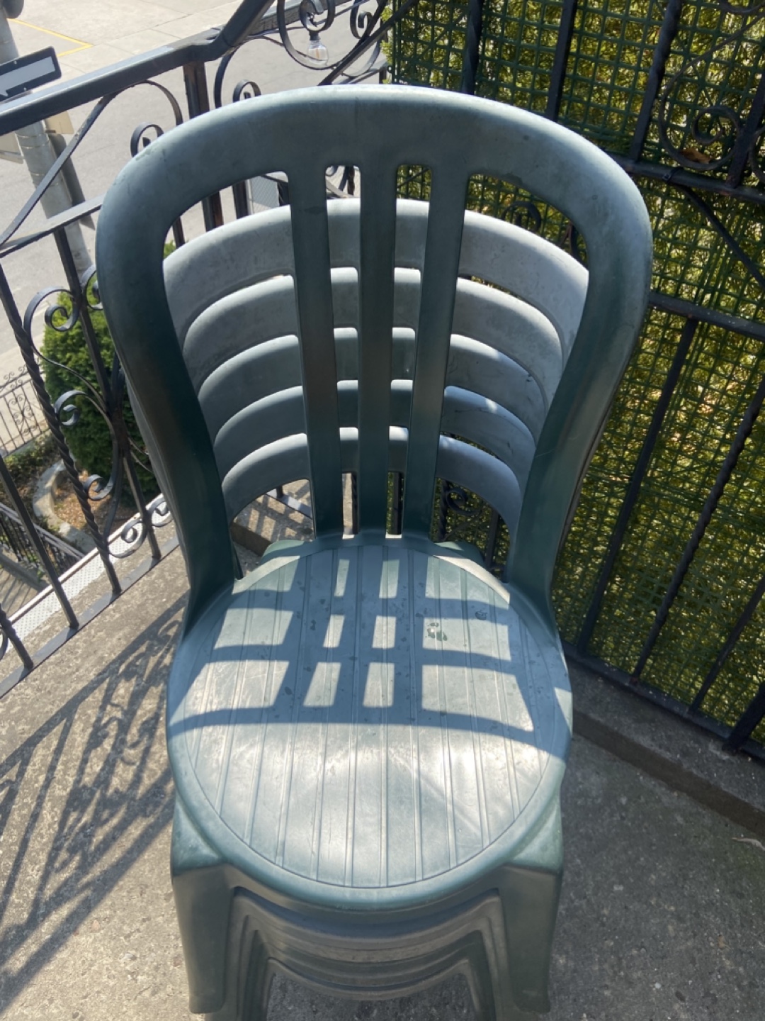 Stackable Green Plastic Patio Chairs - Set of 6 - photo 2