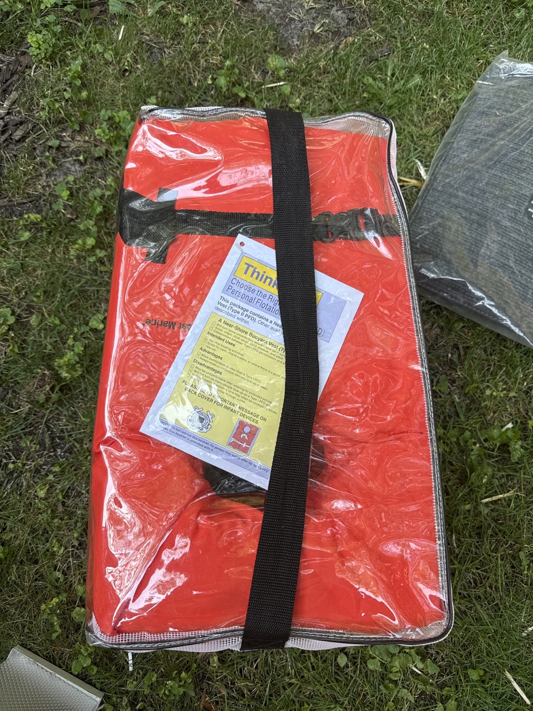 West Marine Type II Life Vests - 4 Pack w/ Bag (30"-52") - photo 2