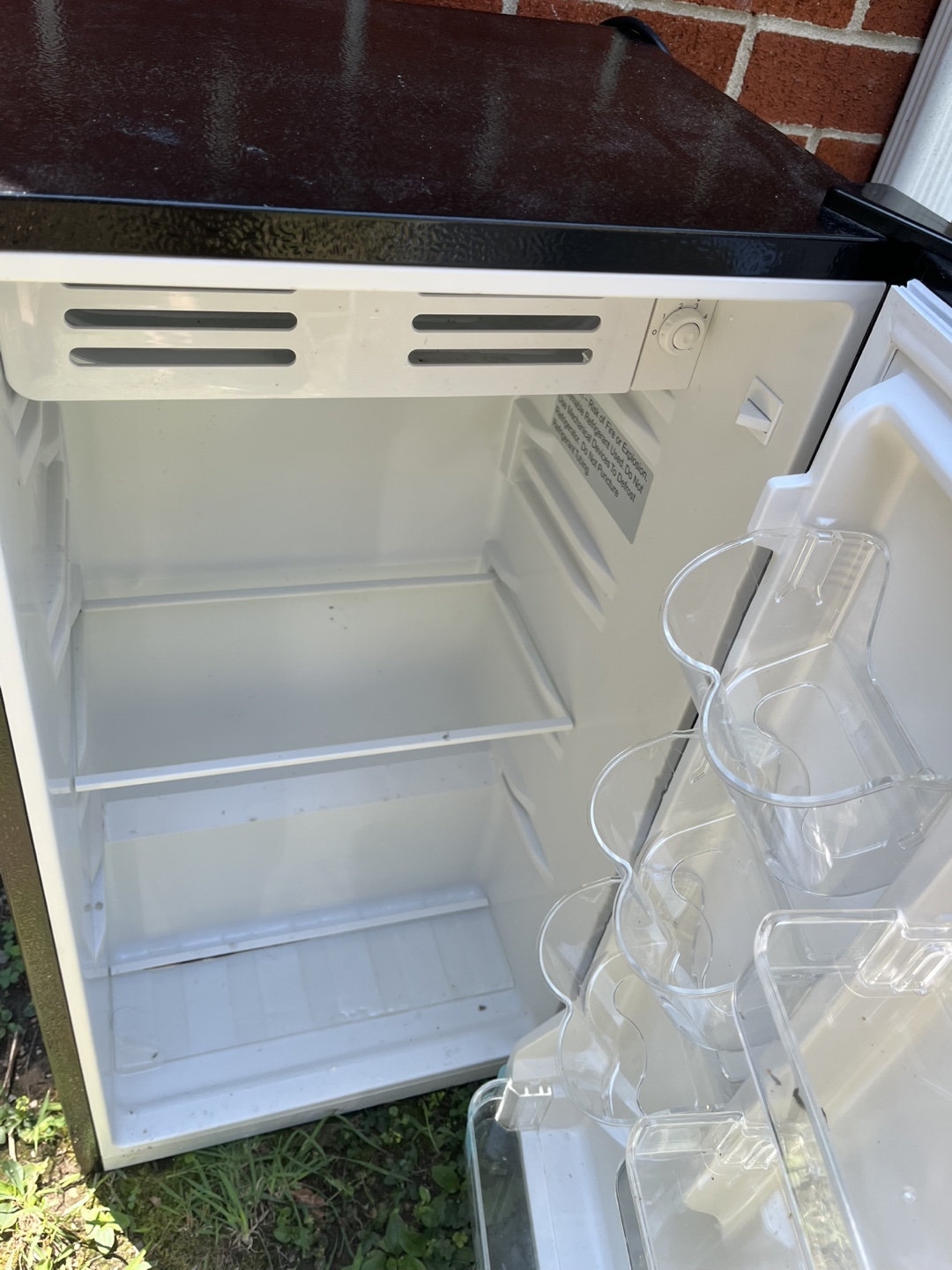 Frigidaire EFR331-BLACK-6COM Mini Fridge - photo 4