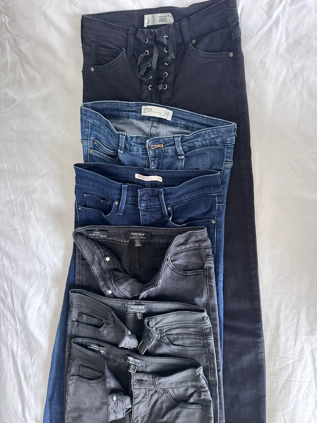 Mixed 6  pieces Skinny Jeans Bundle - Size 2 & 4 US image indicator(2)