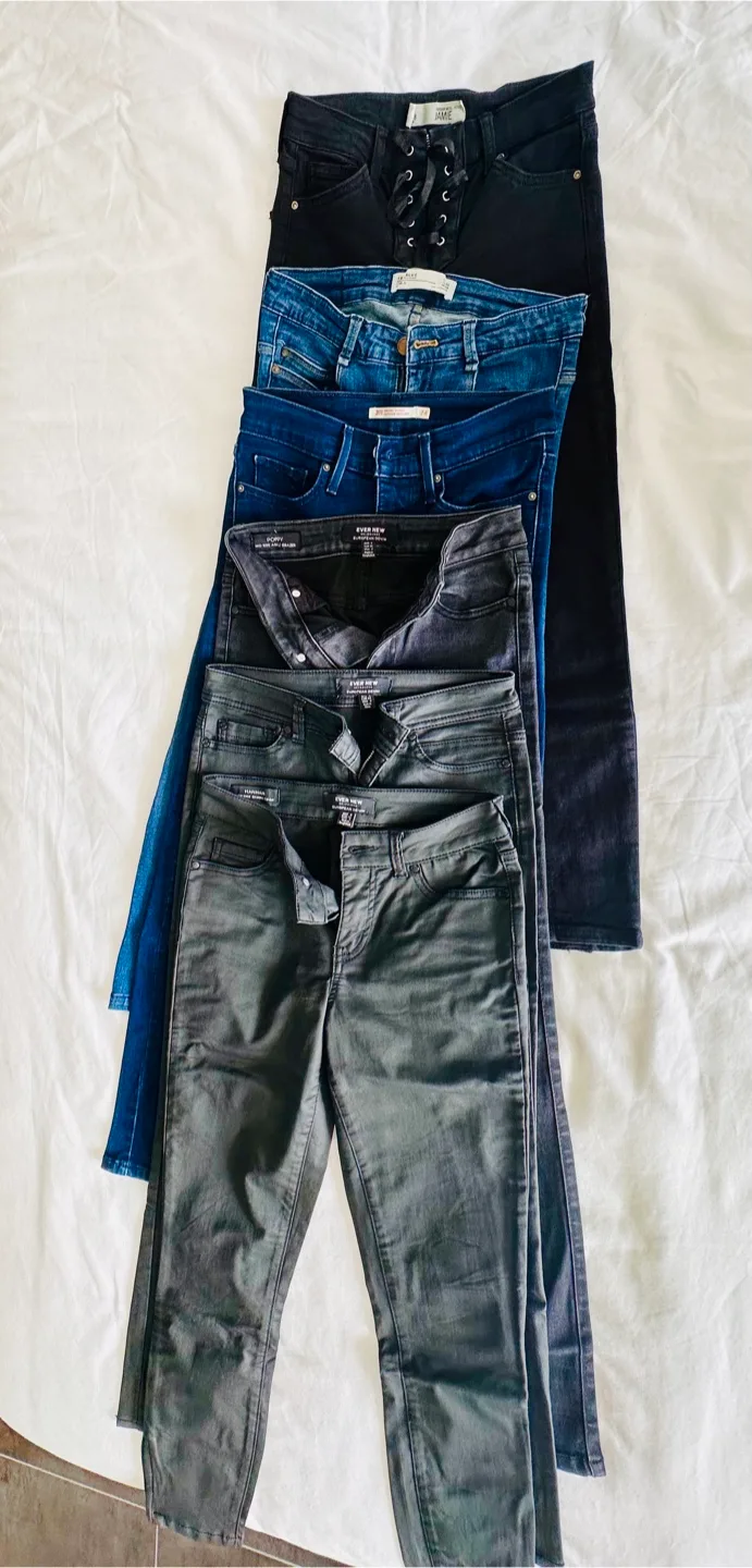 Mixed 6  pieces Skinny Jeans Bundle - Size 2 & 4 US image indicator(3)