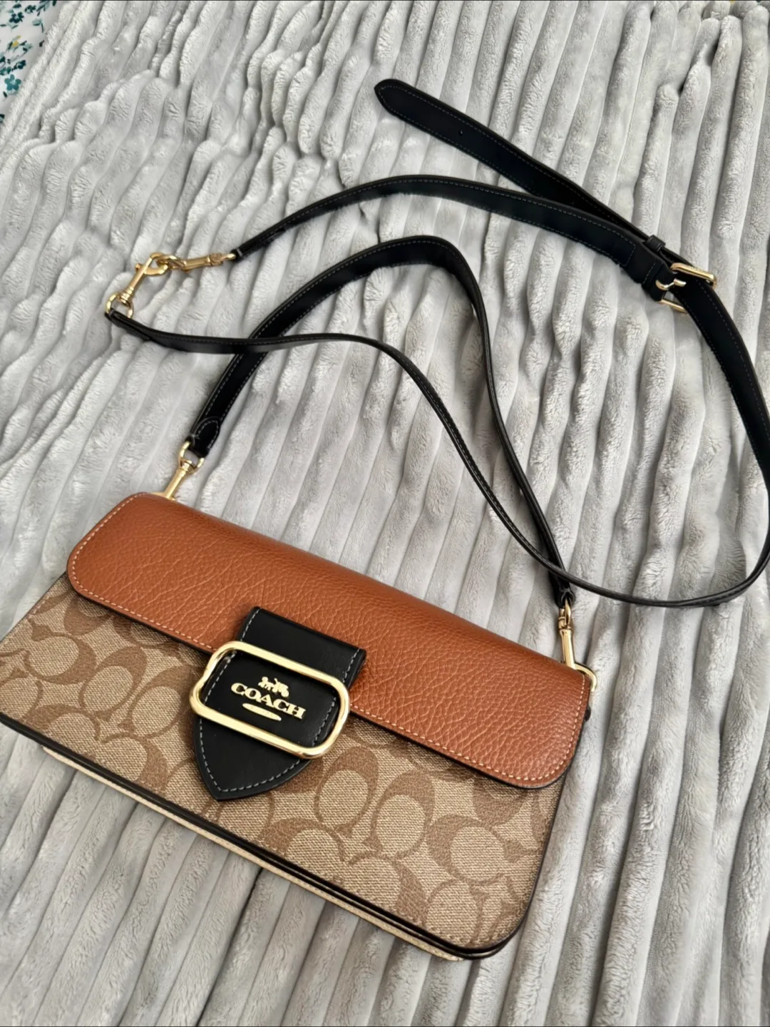 Coach Shoulder Bag thumbnail