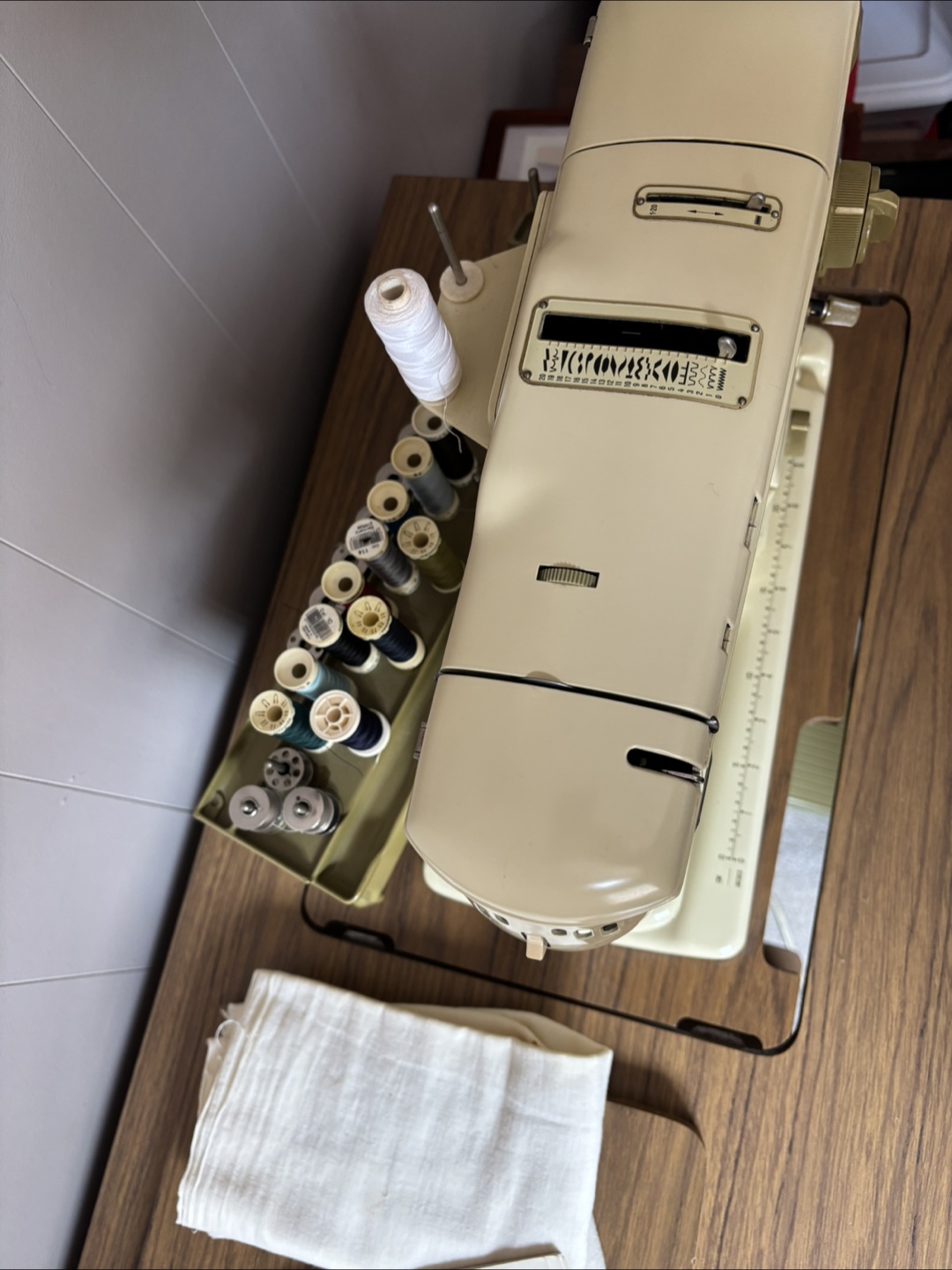 Bernina Record 730 Sewing Machine and table - photo 2