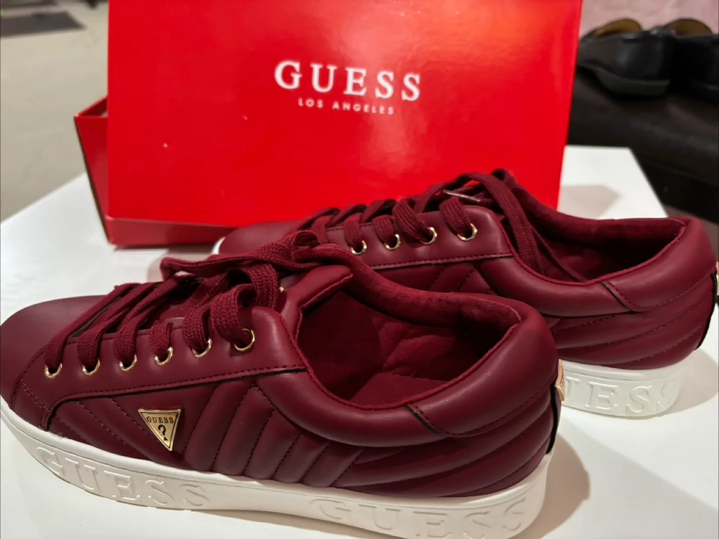GUESS GFSANDEE Beet Juice Sneakers - Size 8.5M thumbnail