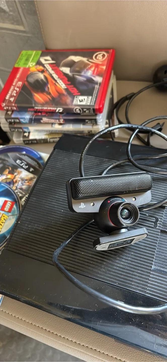 Sony PlayStation 3 Bundle image indicator(3)